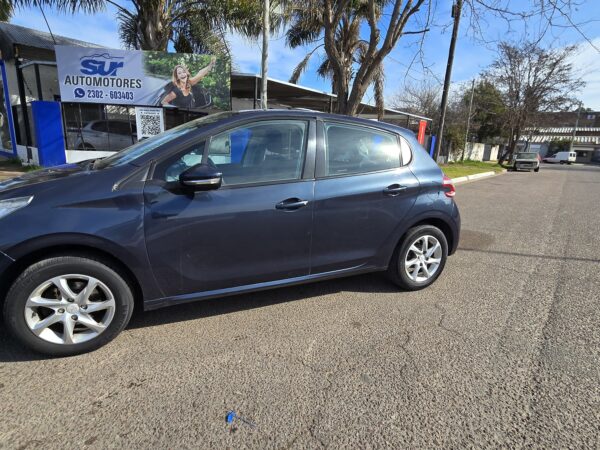 Peugeot 208 Allure Año 2014
